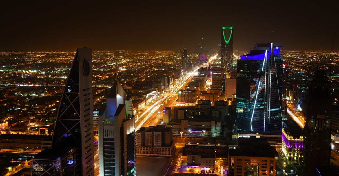 Latest International News : Saudi Arabia imposes expat entry ban