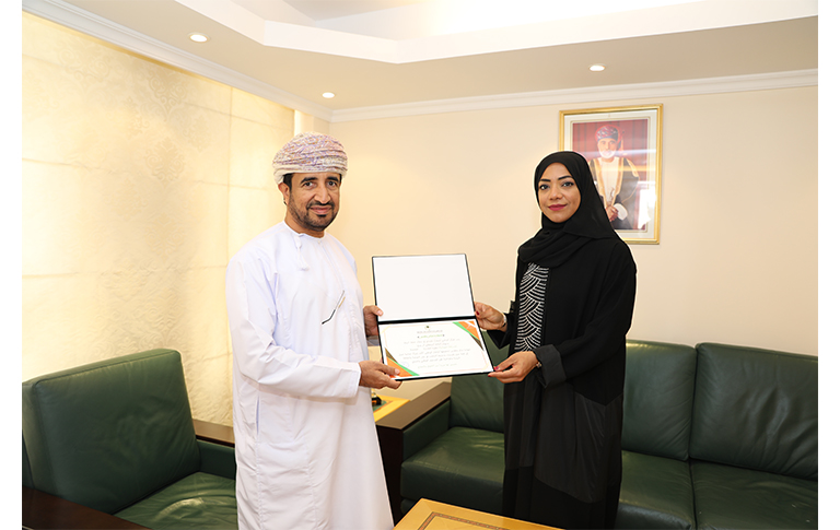 Oman Latest News : Oman’s Mount Everest climber Nadhira Al Harthy honoured