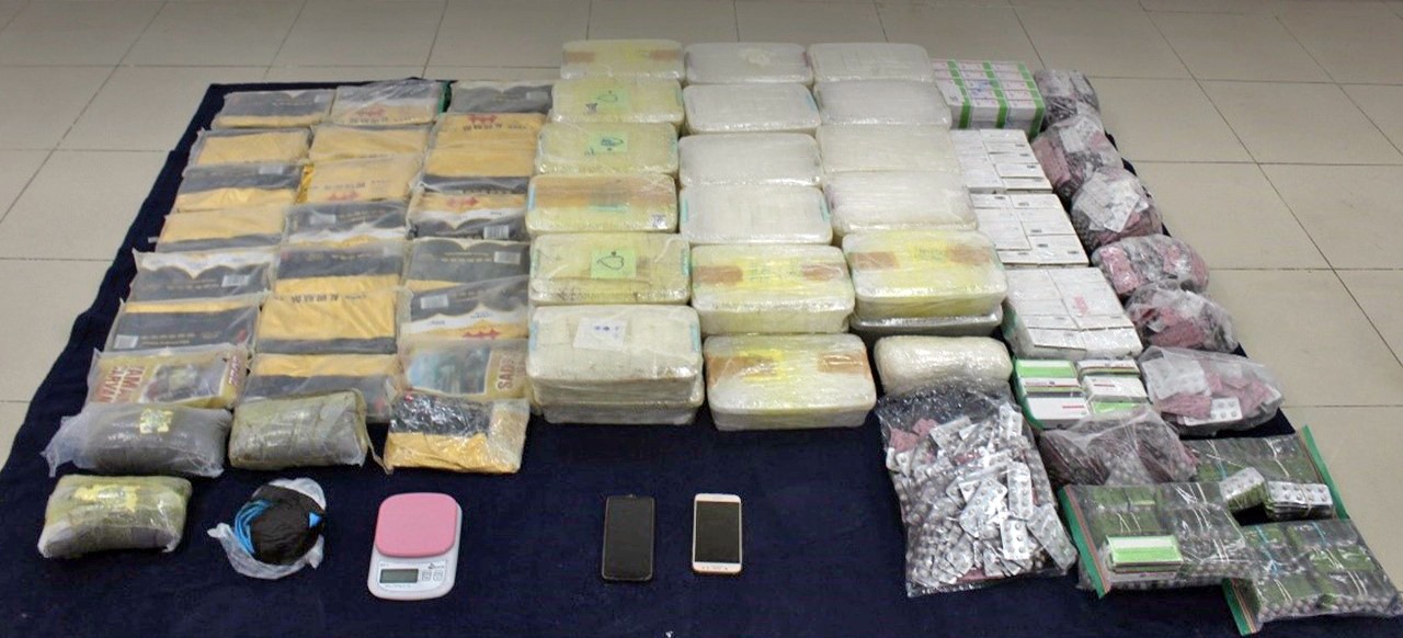 One arrested for smuggling drugs - The Arabian Stories News