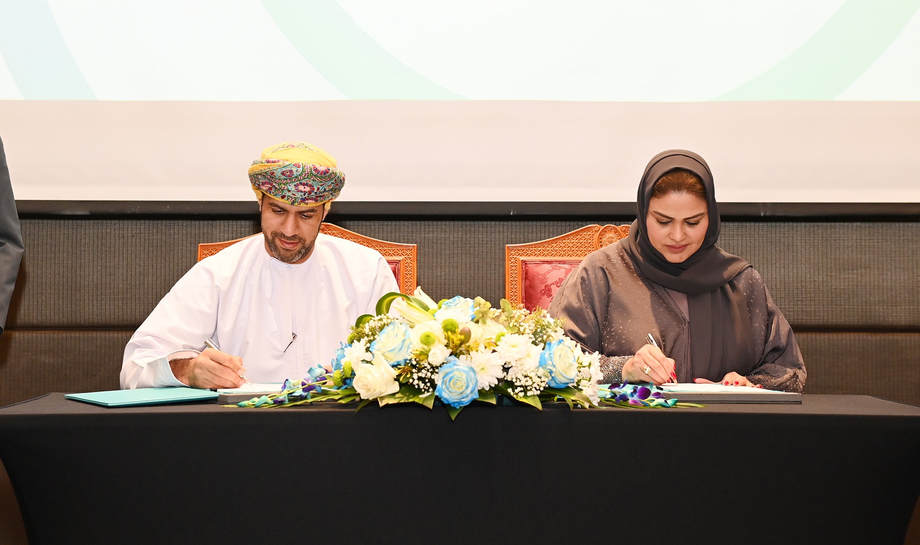 Oman Broadband signs agreements worth OMR 171mn to extend coverage The Arabian Stories News
