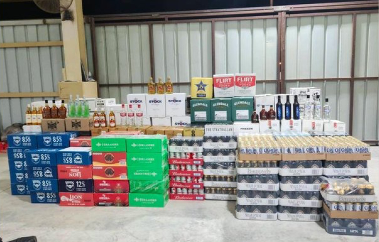 Over 3900 cans, bottles of alcohol seized in Oman - The Arabian Stories ...