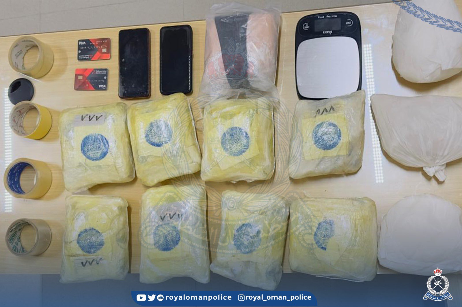 Oman Police arrest 4 for illegal immigration and possession of ...