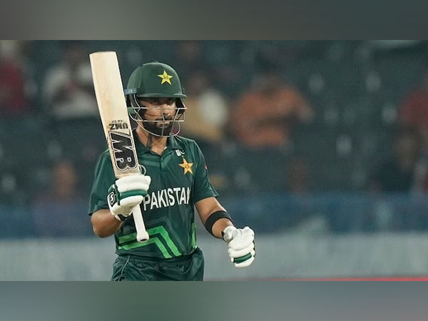 Pakistan end 1,169-ball 'no-sixer' streak in first powerlay of ODIs ...