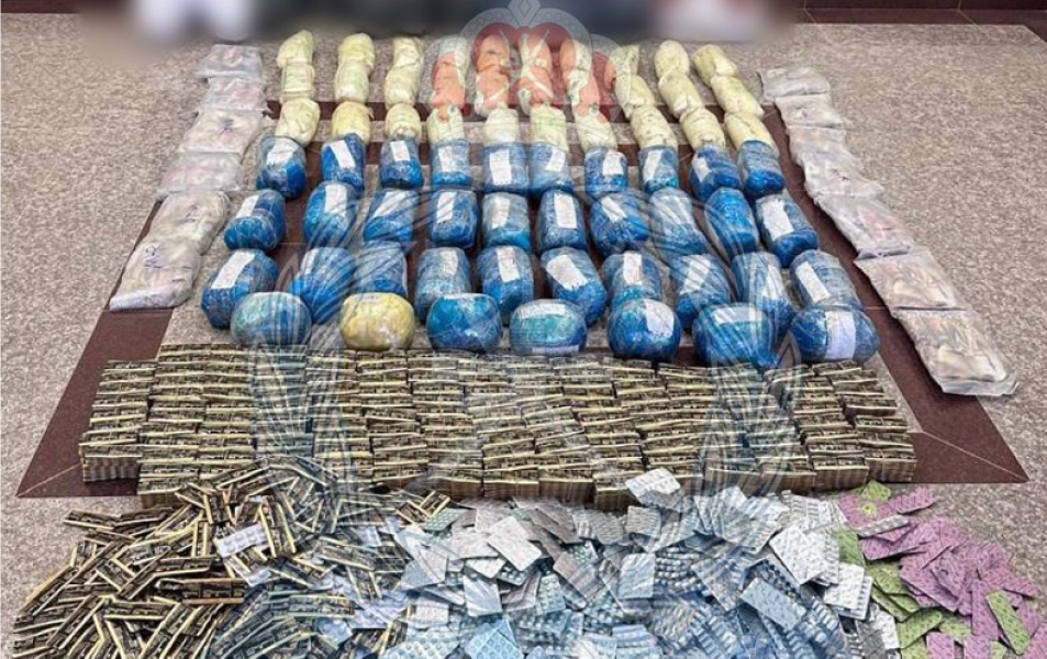 5 held in Oman for smuggling over 85kg of illegal drugs - The Arabian ...