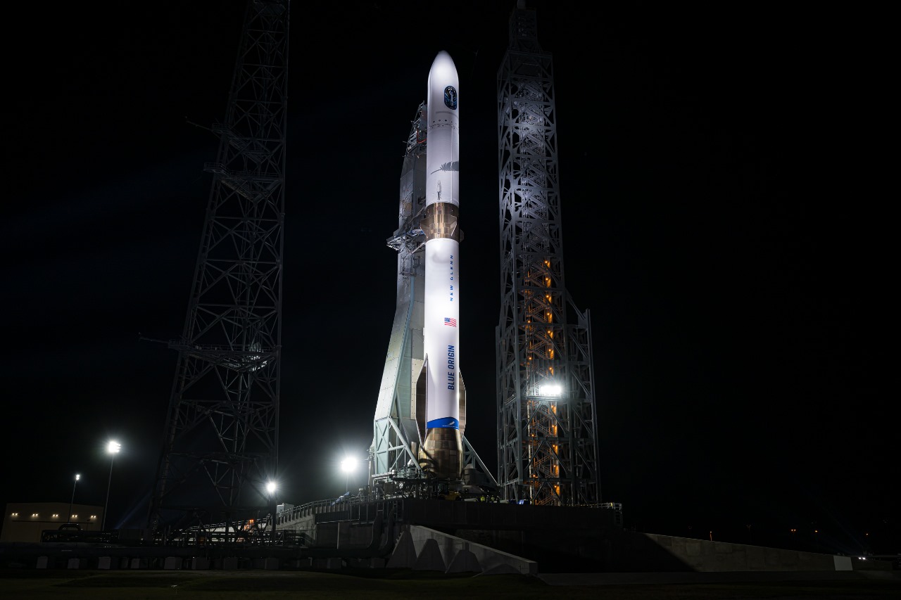 Jeff Bezos’ Blue Origin reaches for the stars with New Glenn rocket ...