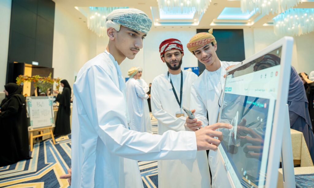 Bank Muscat inspires future entrepreneurs through Rikaz Award