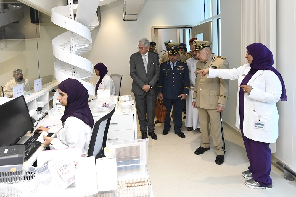 Algerian military chief visits Oman’s Medical City and Maritime Security Centre