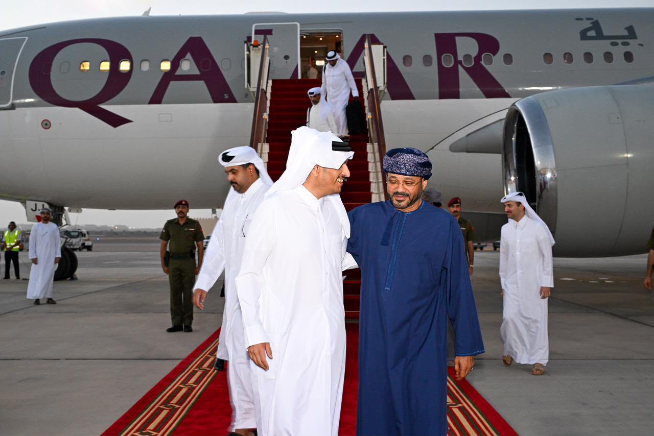Qatar FM arrives in Oman for official visit