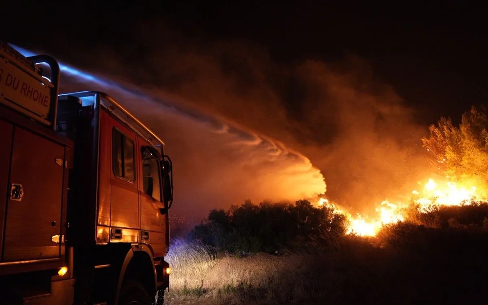 Hundreds evacuated as wildfire spreads in southeastern France