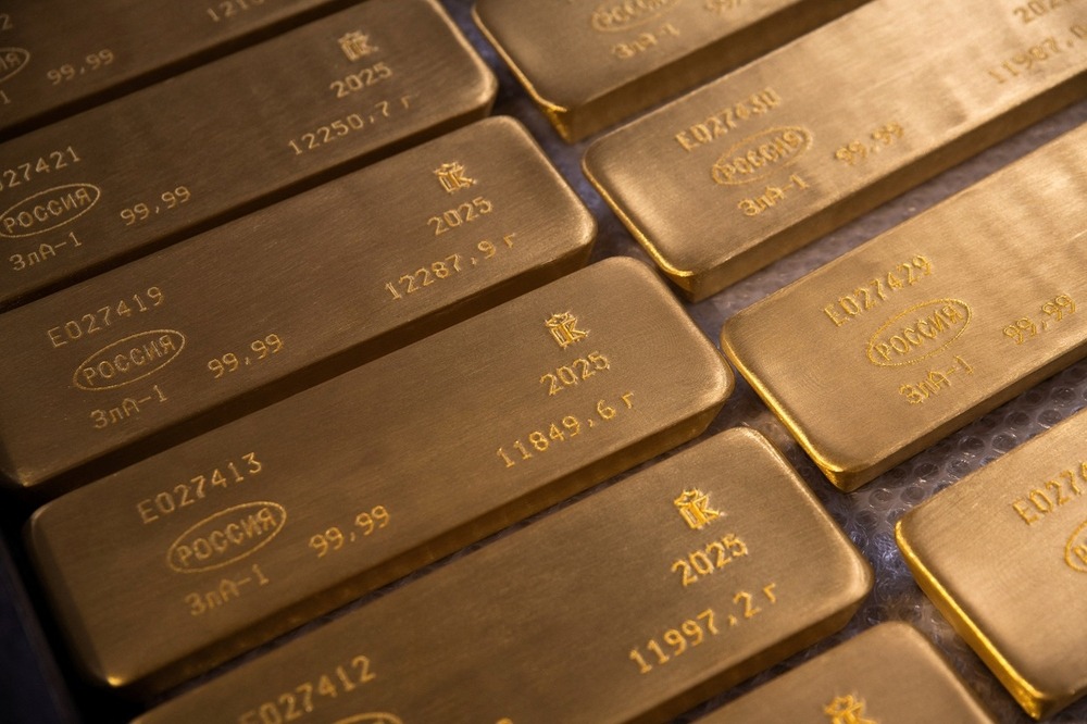 Gold prices rise as oil falls after US-Iran tensions ease - The Arabian Stories News